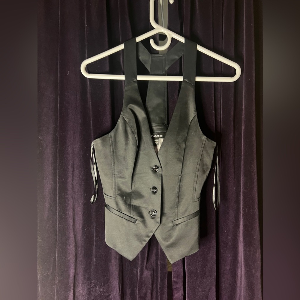 BEBE• Black• button up vest• used no tags• great condition• S